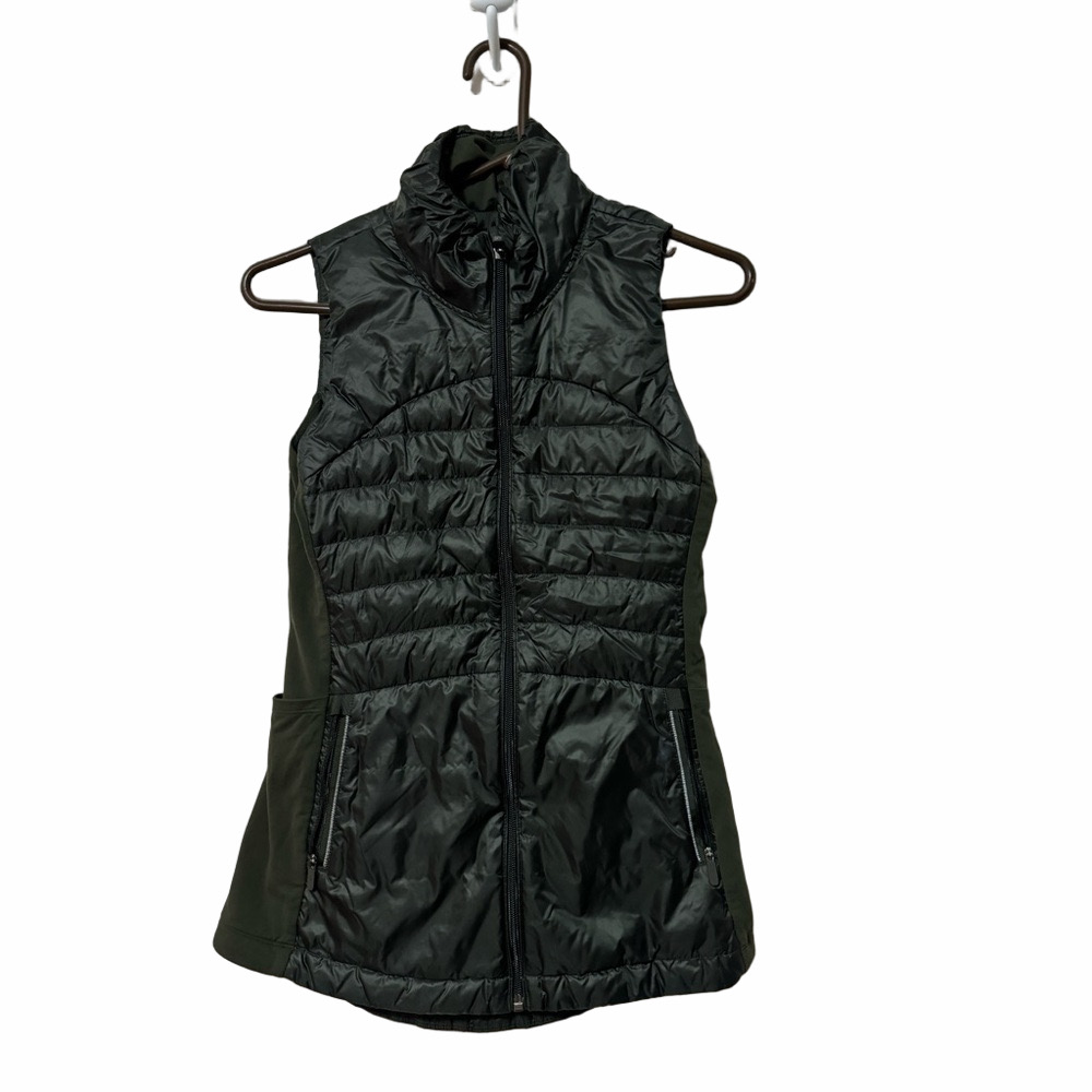Lululemon down for a run vest size 4 euc